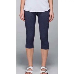 Lululemon Seamlessly Street Crop Leggings Cadet Blue Size 6 EUC